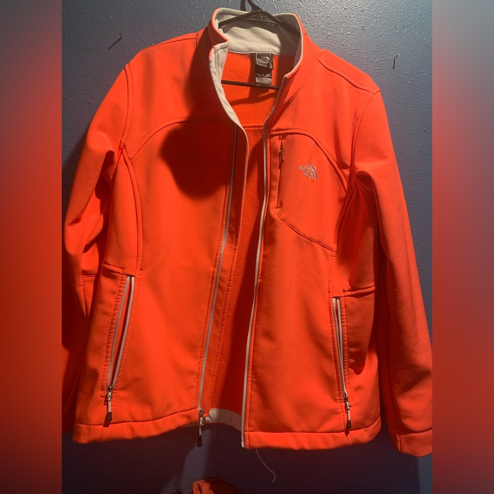 Women’s North Face coat